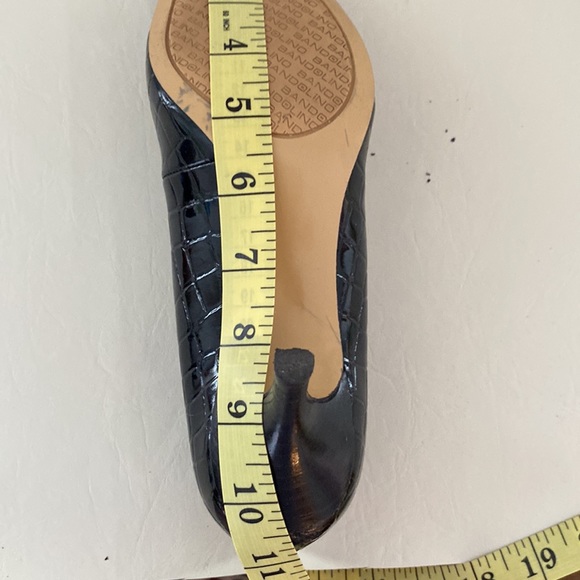 Bandolino black alligator faux leather shoes with kitten heels & pointed toe. 6M - Picture 11 of 14